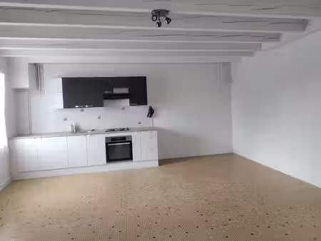 saint front en charente  maison 90 m²  rénovée 3 chambres  abri pour voiture et terrain 10