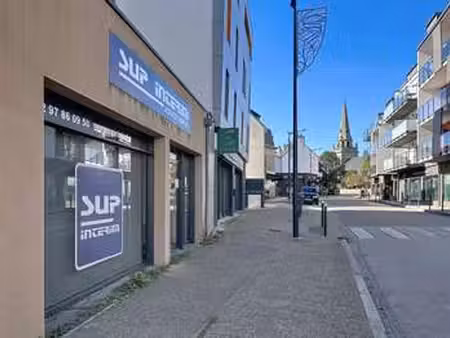 location bureaux et commerces à ploemeur (56270) : à louer / 67m² ploemeur