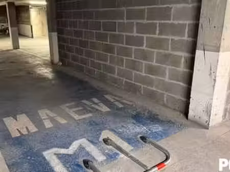 location garage box et parking à deauville (14800) : à louer / deauville