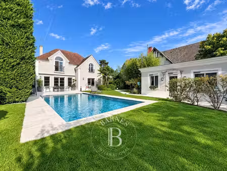maison de luxe à vendre dans le quartier champignol