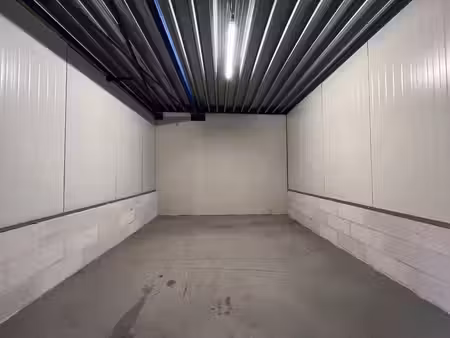 box de stockage de 22 m² à hasselt – tout compris