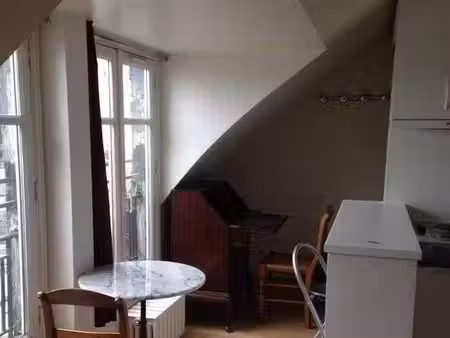 beau studio meublé 26m² très bon état et aménagé