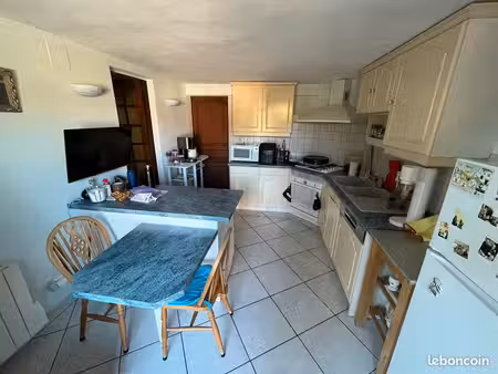 studio meuble 35m2 1000 euros (charges incluses)