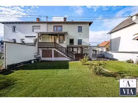 maison traditionnelle beau jardin à rénover