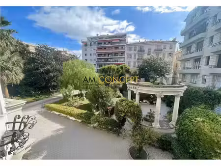 nice liberation immeuble bourgeois 3p balcon cave