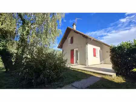 charmante petite maison en plein coeur de la rochette