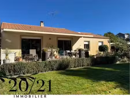 vente maison à montaigu (85600) : à vendre / 121m² montaigu