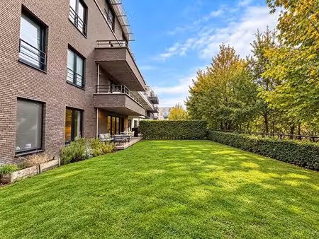 superbe 2 chambres avec terrasse et jardin – proche otan