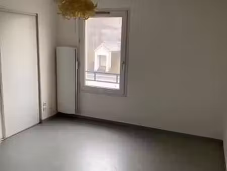 location appartement 2 pièces à nantes (44000) : à louer 2 pièces / 33m² nantes