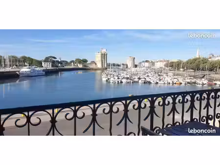 t2 meublé sur le vieux-port avec vue magnifique + parking