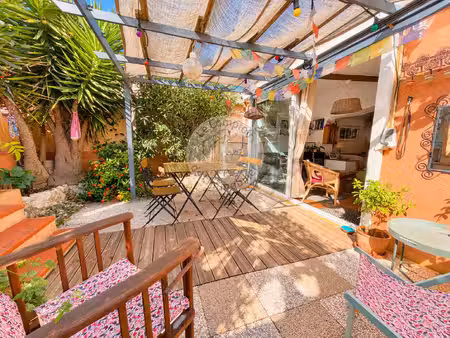 la panouse : maison de charme avec jardin  au calme absolu