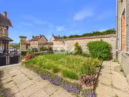 maison de caractère des années 30 avec 109 m² à personnaliser selon vos envies !
