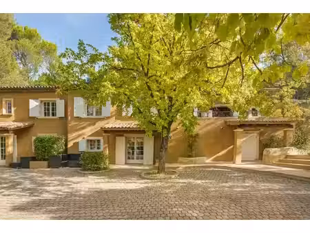 location maison 8 pièces 353 m² à aix-en-provence (13090)  6 550 €