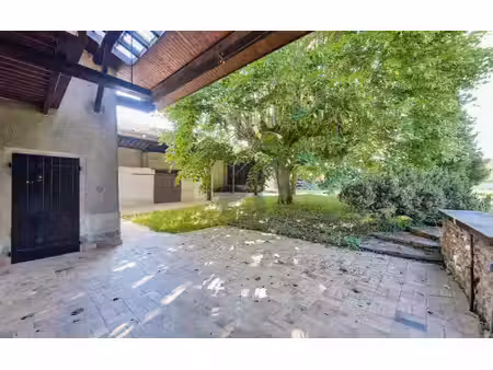 maison de luxe à vendre à cailloux-sur-fontaines