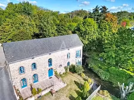 vente maison à montsûrs (53150) : à vendre / 297m² montsûrs