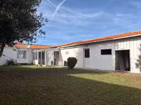 vente maison à saint-gilles-croix-de-vie centre ville (85800) : à vendre / 56m² saint-gill