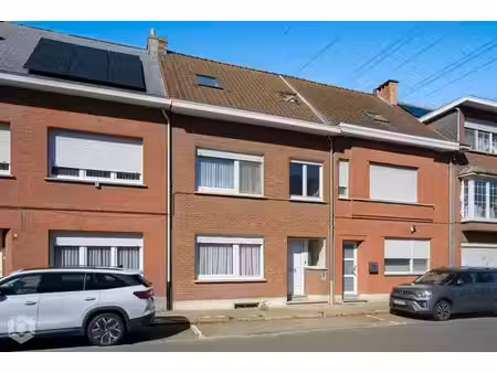 instapklare woning met 4 slpkrs en ruime tuin te niel