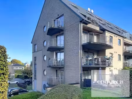 lumineux appartement 3 chambres avec terrasses  cave et empl
