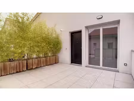 appartement 2 pièces de 41 2 avec grande terrasse - lalande