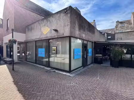 leuk handelspand met grote vitrine te sint-truiden