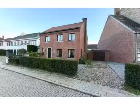 mooie woning met garage en tuintje