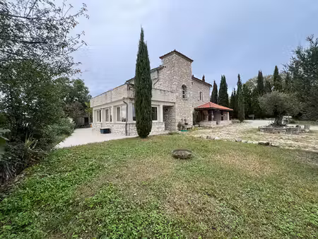 maison en pierre à la campagne - beaux volumes