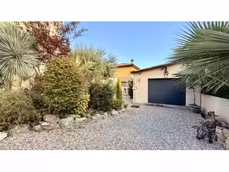 villa indépendante de 161m2  2 garages   avec un beau potent