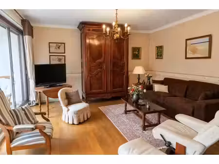 vente appartement 4 pièces 92m2 pau 64000 - 246500 € - surface privée