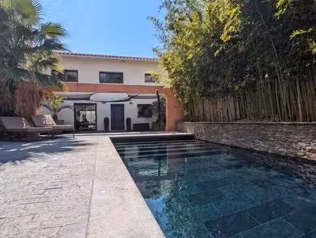 grande maison familiale de standing avec piscine et stationnement xxl
