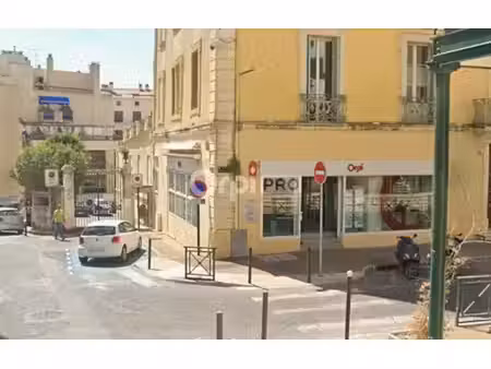 location commerce hyères 83400 128m²