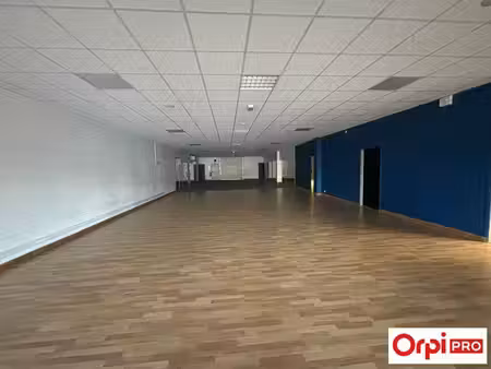 vente commerce tregueux 22950 580m²