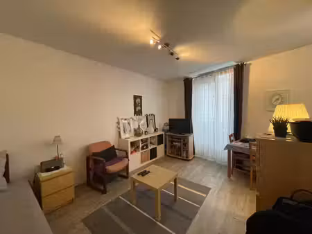 location appartement 1 pièces 24m2 reims 51100 - 495 € - surface privée