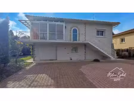 maison de ville de 143 m² avec piscine  jardin arboré et grand garage  angoulême