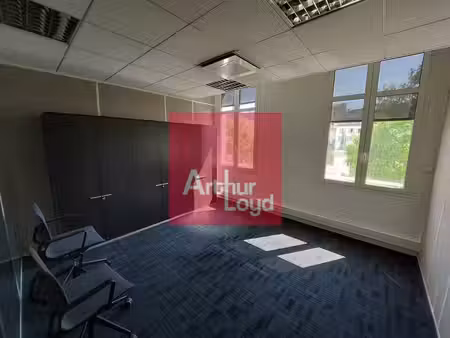 location bureaux clermont ferrand 63000 296m²