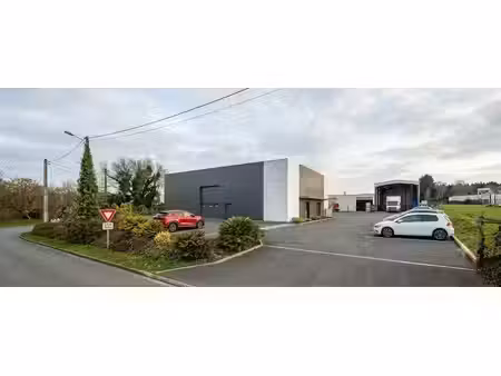 location entrepôt yffiniac 22120 260m²