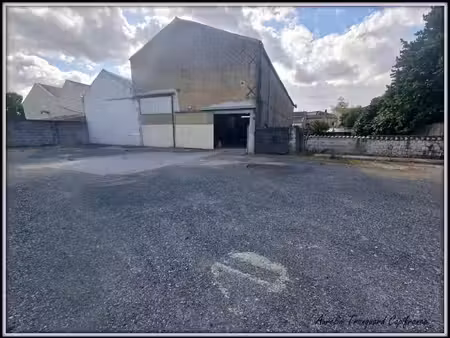 local professionnel à vendre saint jean d'angely 6 pièce(s) 508m2 166 000€