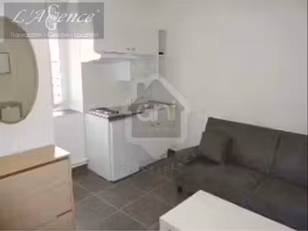 location appartement 1 pièces 17m2 nîmes 30000 - 342 € - surface privée
