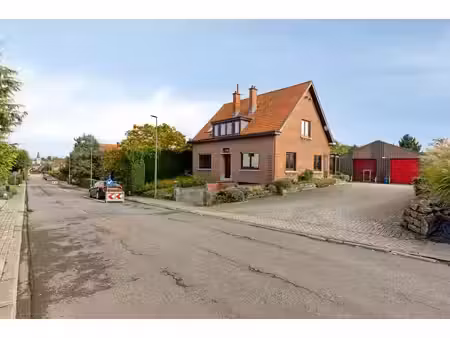 commercieel te koop in meise met 3 slaapkamers