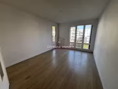 sucy-en-brie - appartement 2 pièces de 45 41 m² avec balcon  cave et parking