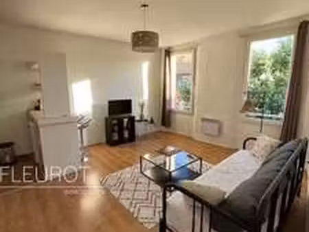 location appartement 1 pièce 27m² cassis 13260