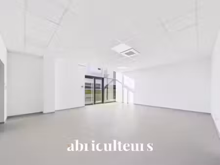 vente locaux professionnels 300 m² à chartres (28000)  446 995 €
