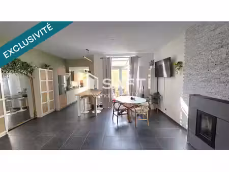 très belle maison t4 entièrement rénovée avec cour. vous posez vos meubles