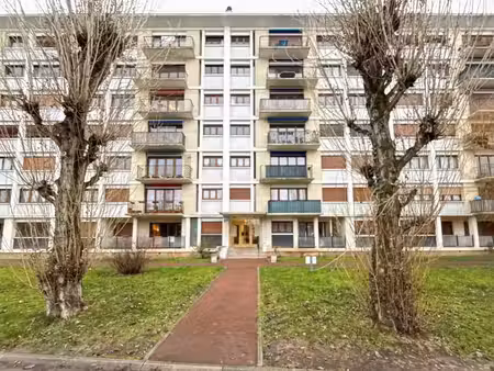 appartement 3 pièces à vendre orléans – rue xaintrailles | dernier étage avec potentiel