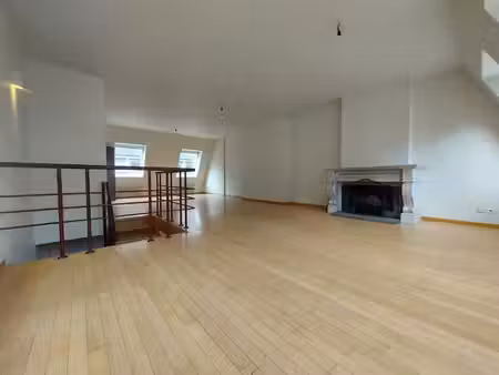 superbe duplex 4 chambres entre le palais royal et la porte
