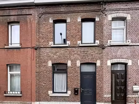 jolie maison de ville 2 ch avec cour  à proximité de mons