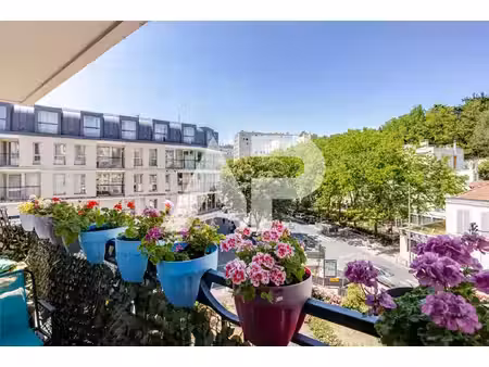 sèvres centre ? bel appartement familial de standing avec balcon et parkings