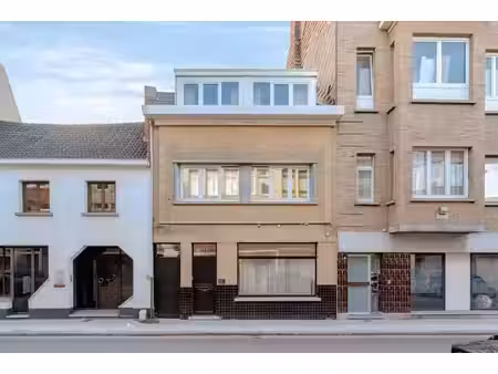spacieuse maison avec trois chambres et deux salles de bains à vendre à niel