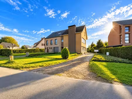 maison semi-mitoyenne avec quatre chambres à vendre à sint-niklaas