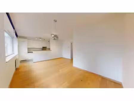 quartier jourdan: bel appartement 1 chambre +/- 66m2