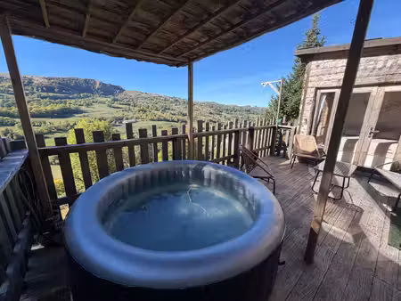 complexe touristique avec 3 chalets  spa  logement de foncti